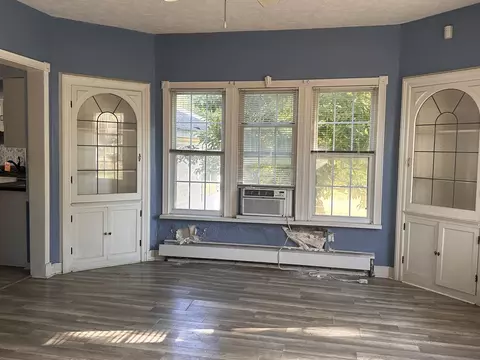 Living - 632 N Pershing St, Energy, IL 62933 photo 2 of 6