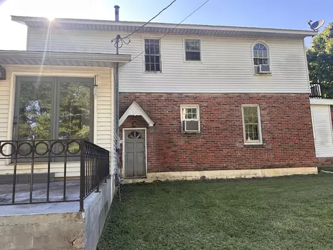 Exterior - 632 N Pershing St, Energy, IL 62933 photo 4 of 8