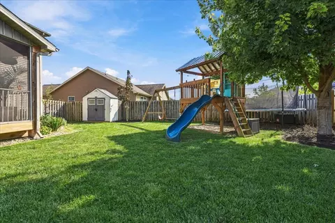 Exterior - 1403 Kickapoo Creek Rd, Bloomington, IL 61705 photo 7 of 9