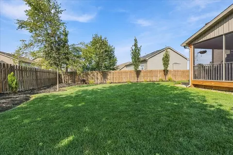 Exterior - 1403 Kickapoo Creek Rd, Bloomington, IL 61705 photo 8 of 9