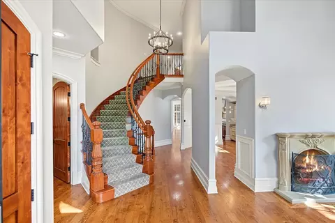 Entry Way - 849 E Hillside Rd, Naperville, IL 60540 photo 2 of 6