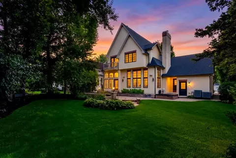 Exterior - 849 E Hillside Rd, Naperville, IL 60540 photo 2 of 8