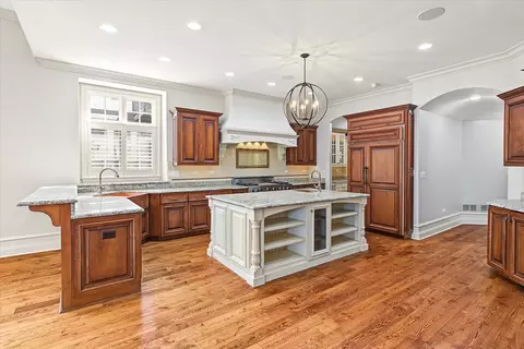 Kitchen - 849 E Hillside Rd, Naperville, IL 60540 photo 3 of 9