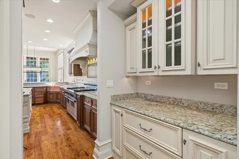 Kitchen - 849 E Hillside Rd, Naperville, IL 60540 photo 9 of 9