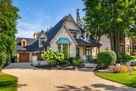 Exterior - 849 E Hillside Rd, Naperville, IL 60540 photo 5 of 8