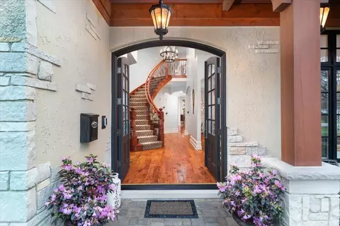 Entry Way - 849 E Hillside Rd, Naperville, IL 60540 photo 1 of 6