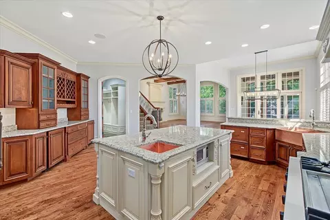 Kitchen - 849 E Hillside Rd, Naperville, IL 60540 photo 7 of 9