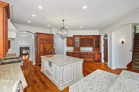 Kitchen - 849 E Hillside Rd, Naperville, IL 60540 photo 2 of 9