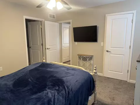 Bedroom - 609 34th St, Peru, IL 61354 photo 2 of 2