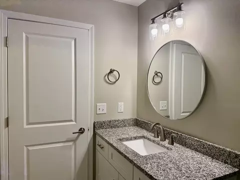 Bath - 609 34th St, Peru, IL 61354 photo 3 of 4