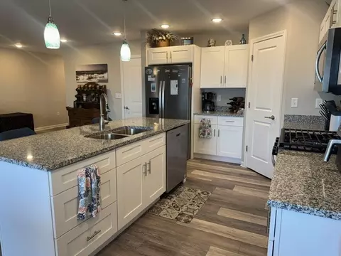 Kitchen - 609 34th St, Peru, IL 61354 photo 2 of 4