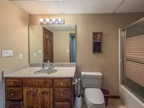 Bath - 7 Pinehurst Dr, Mattoon, IL 61938 photo 11 of 11