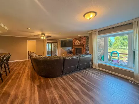 Living - 7 Pinehurst Dr, Mattoon, IL 61938 photo 8 of 16