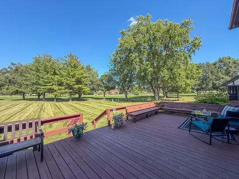 Exterior - 7 Pinehurst Dr, Mattoon, IL 61938 photo 9 of 19