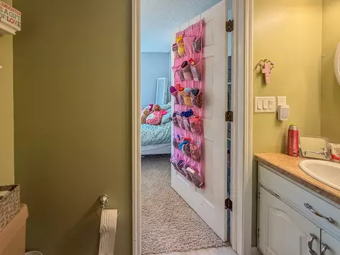 Bath - 7 Pinehurst Dr, Mattoon, IL 61938 photo 10 of 11