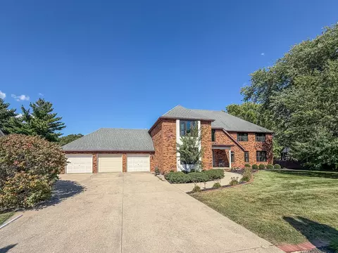 Exterior - 7 Pinehurst Dr, Mattoon, IL 61938 photo 2 of 19