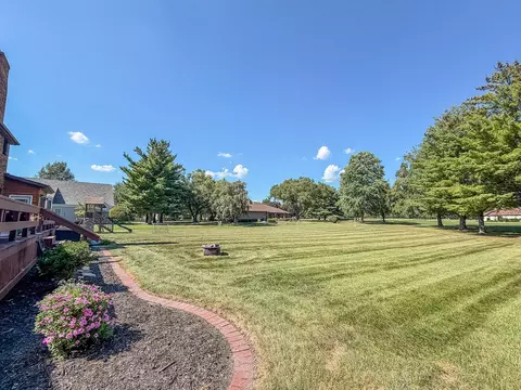 Exterior - 7 Pinehurst Dr, Mattoon, IL 61938 photo 15 of 19