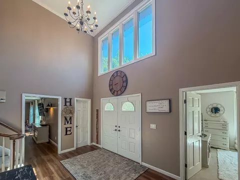 Entry Way - 7 Pinehurst Dr, Mattoon, IL 61938 photo 3 of 5