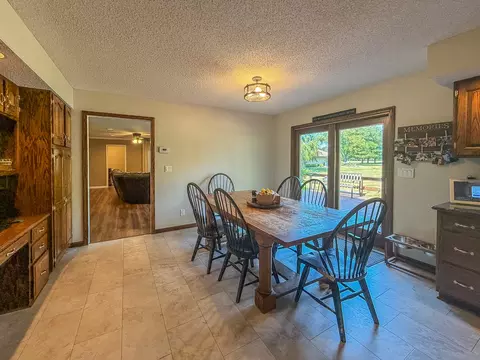 Dining - 7 Pinehurst Dr, Mattoon, IL 61938 photo 2 of 4