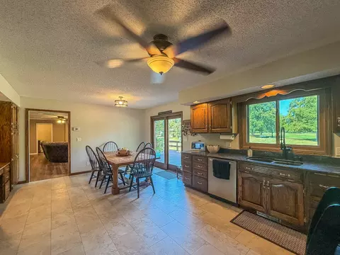 Kitchen - 7 Pinehurst Dr, Mattoon, IL 61938 photo 3 of 4