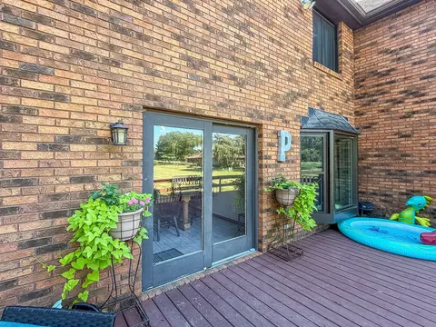 Exterior - 7 Pinehurst Dr, Mattoon, IL 61938 photo 14 of 19