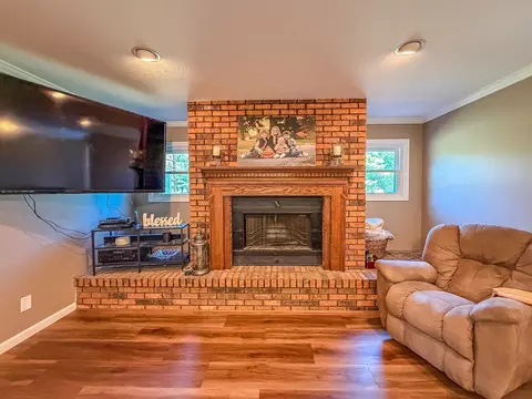 Living - 7 Pinehurst Dr, Mattoon, IL 61938 photo 13 of 16