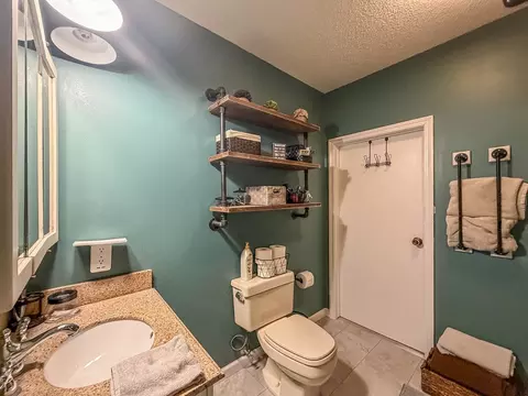 Bath - 7 Pinehurst Dr, Mattoon, IL 61938 photo 8 of 11
