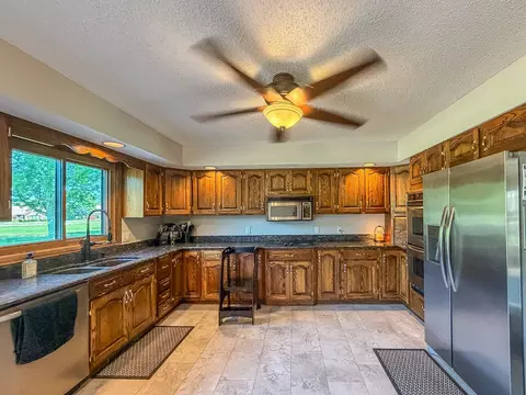 Kitchen - 7 Pinehurst Dr, Mattoon, IL 61938 photo 2 of 4