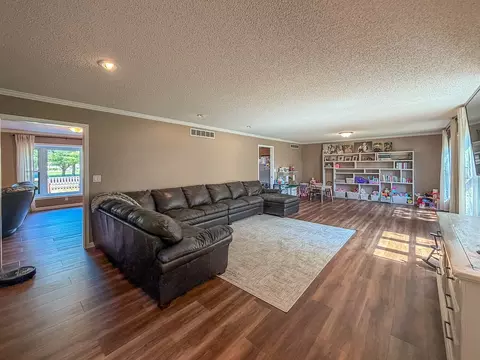Living - 7 Pinehurst Dr, Mattoon, IL 61938 photo 1 of 16