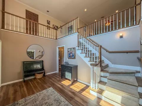 Entry Way - 7 Pinehurst Dr, Mattoon, IL 61938 photo 1 of 5