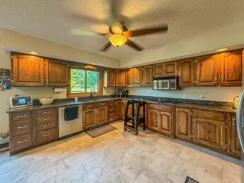 Kitchen - 7 Pinehurst Dr, Mattoon, IL 61938 photo 1 of 4