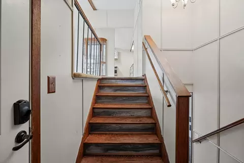 Entry Way - 814 Pinecrest Dr, Rantoul, IL 61866 photo 3 of 6