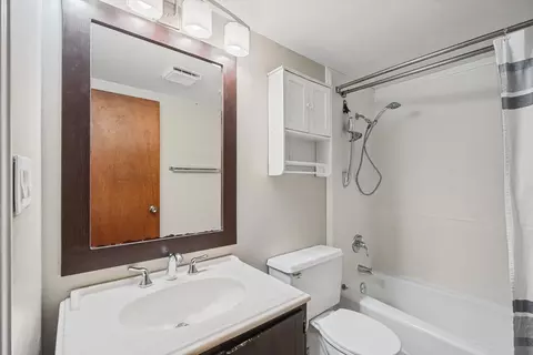 Bath - 814 Pinecrest Dr, Rantoul, IL 61866 photo 1 of 2