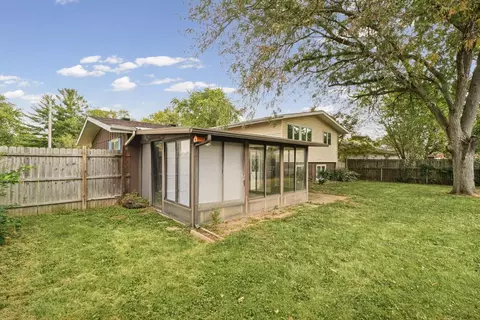 Exterior - 814 Pinecrest Dr, Rantoul, IL 61866 photo 7 of 8