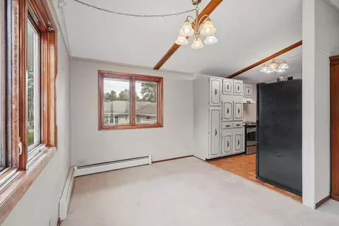 Living - 814 Pinecrest Dr, Rantoul, IL 61866 photo 10 of 11