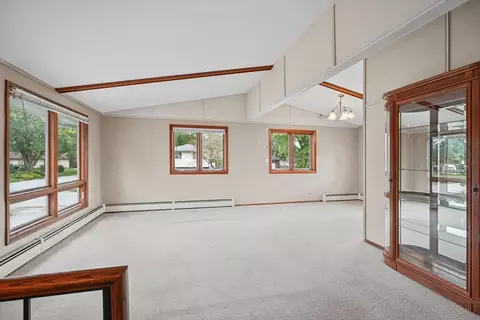 Living - 814 Pinecrest Dr, Rantoul, IL 61866 photo 1 of 11