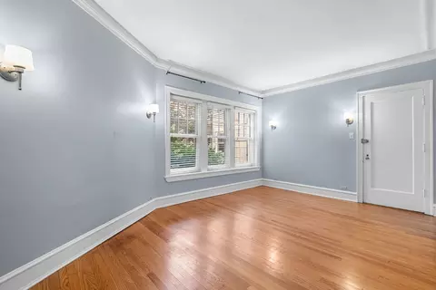 Living - Undisclosed, Chicago, IL 60657 photo 3 of 3
