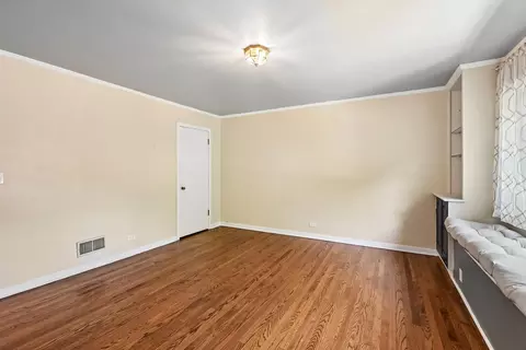 Living - 738 Dodge Ave, Evanston, IL 60202 photo 4 of 4