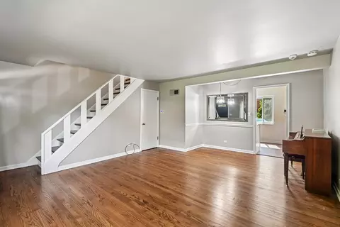 Living - 738 Dodge Ave, Evanston, IL 60202 photo 3 of 4