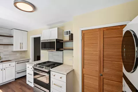 Kitchen - 738 Dodge Ave, Evanston, IL 60202 photo 1 of 3