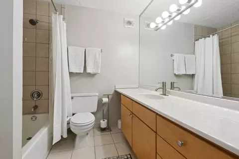 Bath - 30 E Huron St #5006, Chicago, IL 60611 photo 1 of 1