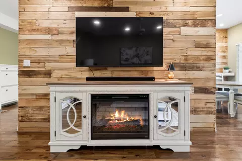 Living - 2285 Reflections Dr #A, Aurora, IL 60502 photo 1 of 1