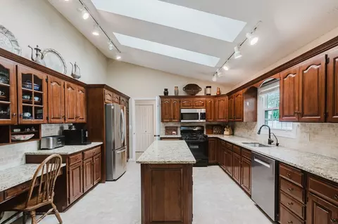 Kitchen - 5 Cobblestone Ct, Bloomington, IL 61704 photo 4 of 6
