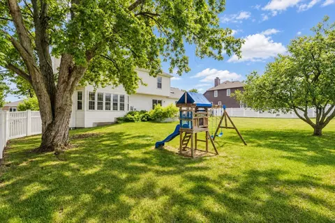 Exterior - 5 Cobblestone Ct, Bloomington, IL 61704 photo 11 of 11
