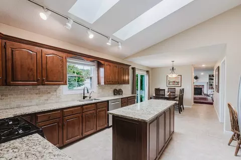 Kitchen - 5 Cobblestone Ct, Bloomington, IL 61704 photo 1 of 6