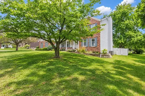 Exterior - 5 Cobblestone Ct, Bloomington, IL 61704 photo 3 of 11