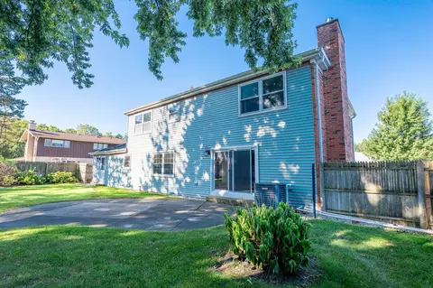 Exterior - 1609 Barry Ln, Glenview, IL 60025 photo 3 of 3