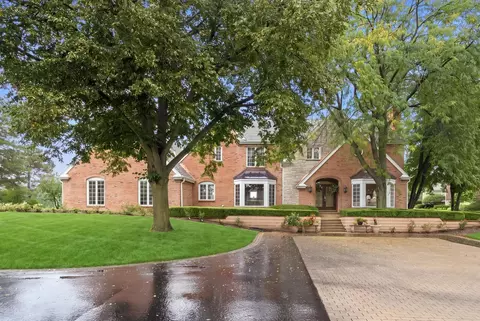 4 S Wynstone Dr, North Barrington, IL 60010