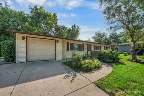 1243 Westchester Dr, Hanover Park, IL 60133