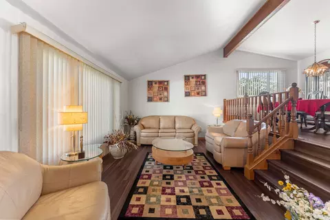 Living - 17816 Tanglewood Ct, Hazel Crest, IL 60429 photo 1 of 2